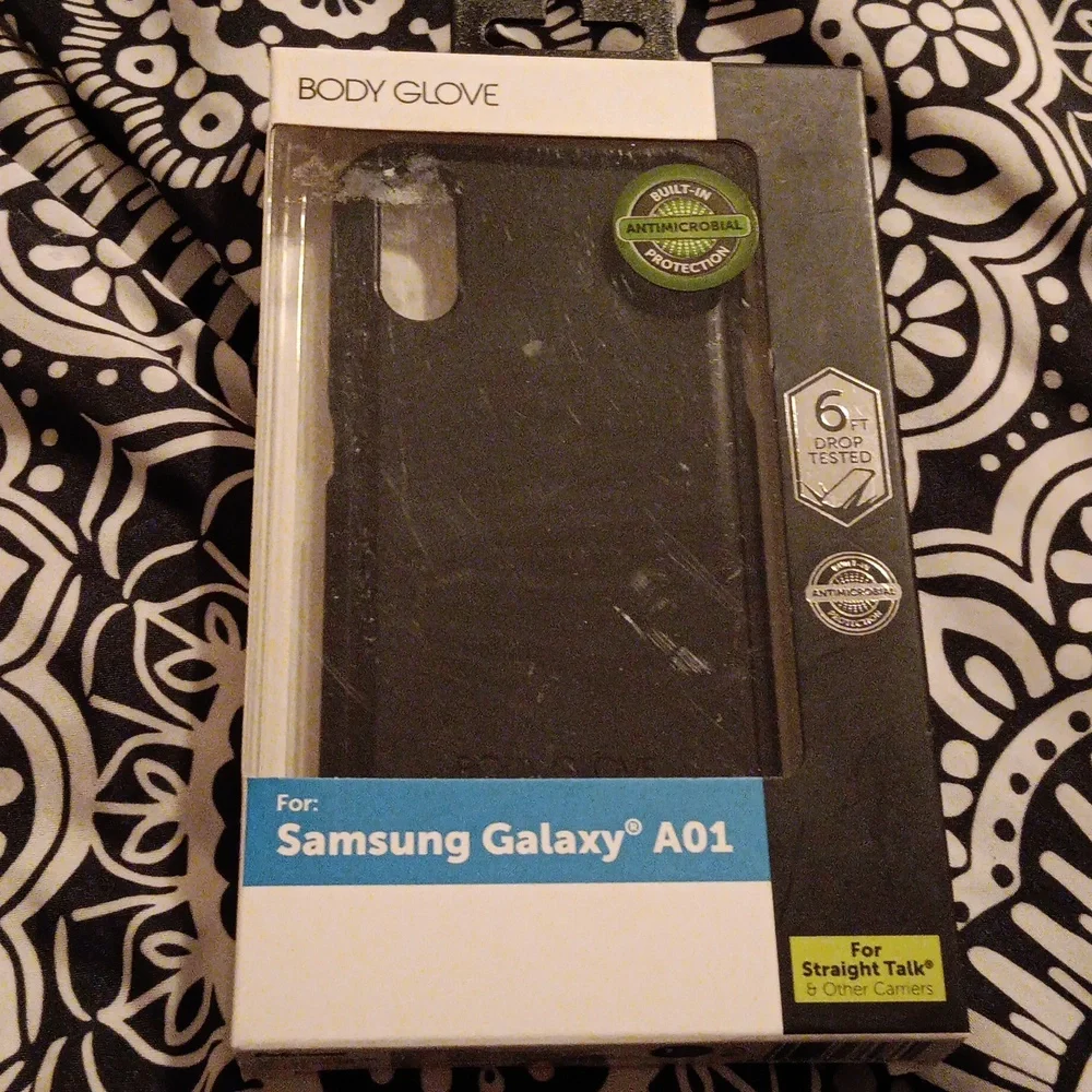 Body Glove phone case in black Samsung Galaxy A01